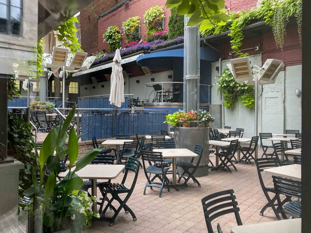 Jardin Nelson in Old Port Montreal